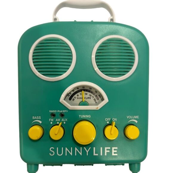 SUNNYLIFE BEACH/POOL FM AM AUX MP3 PLAYER WATER/SAND PROOF CASE MSRP $65 - Picture 1 of 8